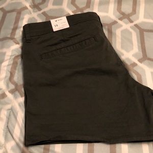 NWT American Eagle low rise midi shorts size 16